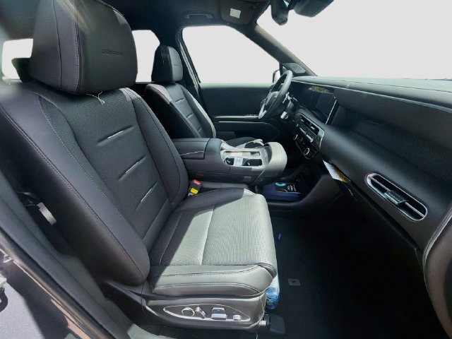 New 2027 Hyundai Palisade Calligraphy FWD image 31