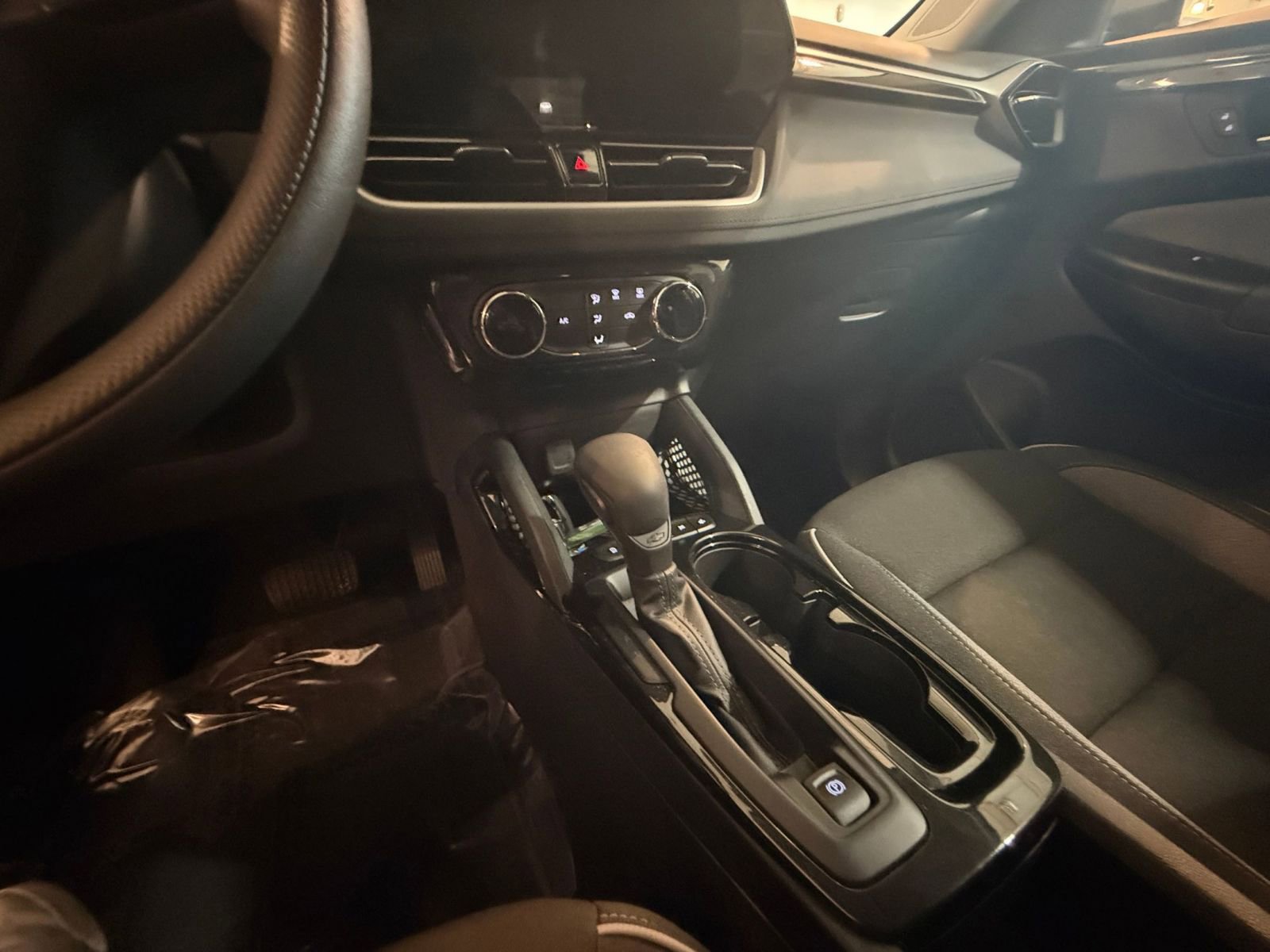 Used 2025 Chevrolet TrailBlazer LT image 39