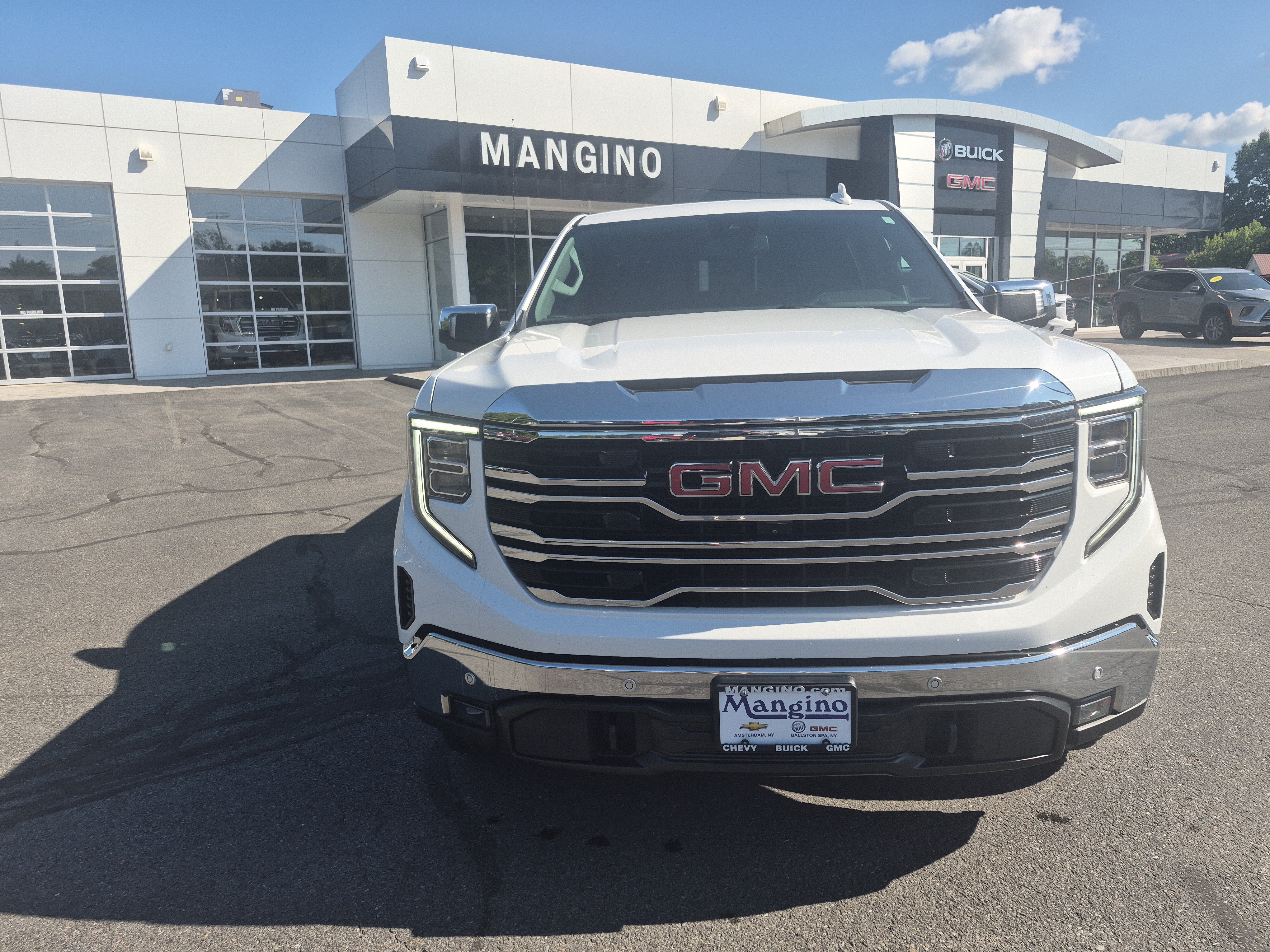 Certified 2024 GMC Sierra 1500 SLT w/ SLT Premium Plus Package AWD/4WD image 8