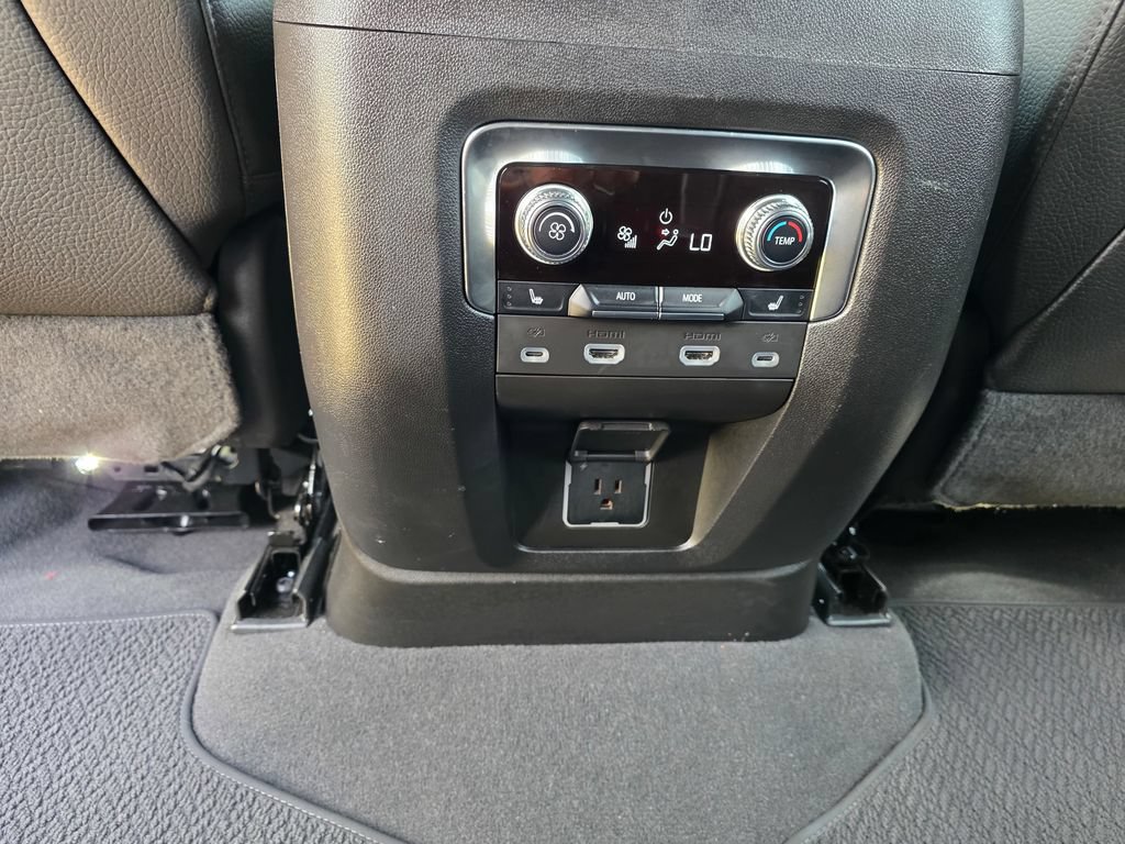 Used 2024 GMC Yukon XL Denali w/ Denali Reserve Package AWD/4WD image 20