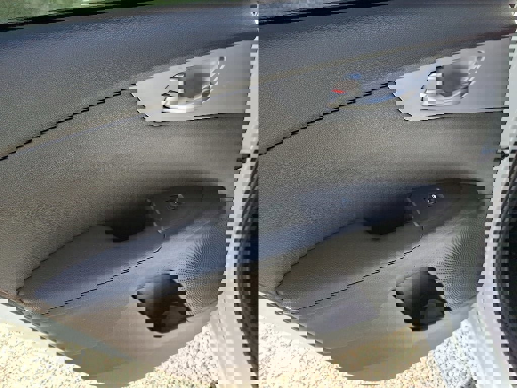 Used 2023 Kia Forte LXS image 19