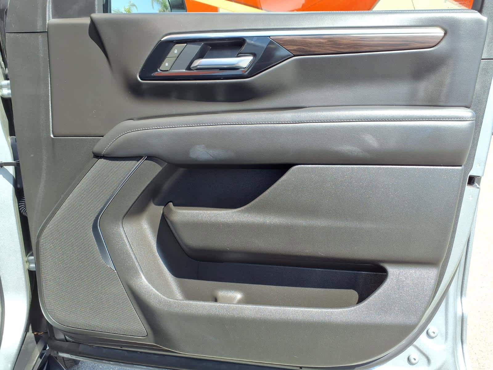 Used 2025 Chevrolet Tahoe LT AWD/4WD image 24