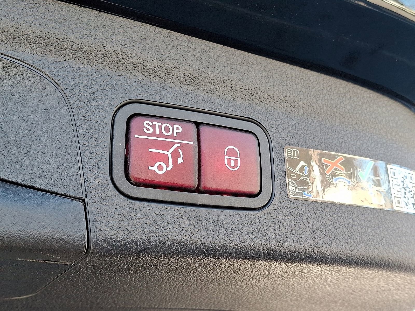 Certified 2025 Mercedes-Benz GLE 350 4MATIC image 31