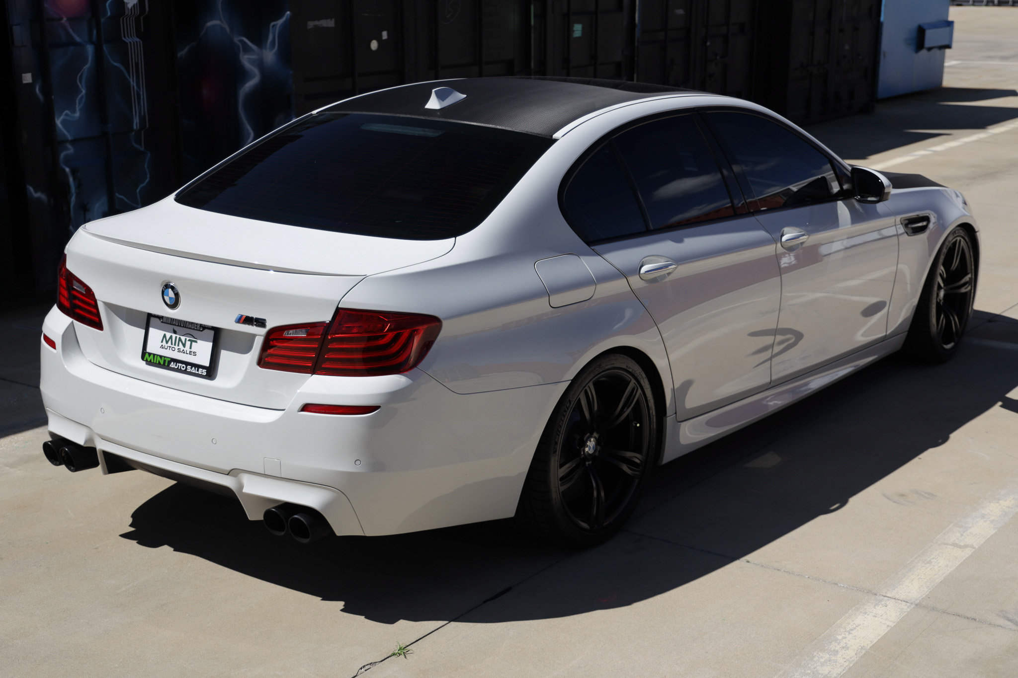 Used 2016 BMW M5 RWD image 14