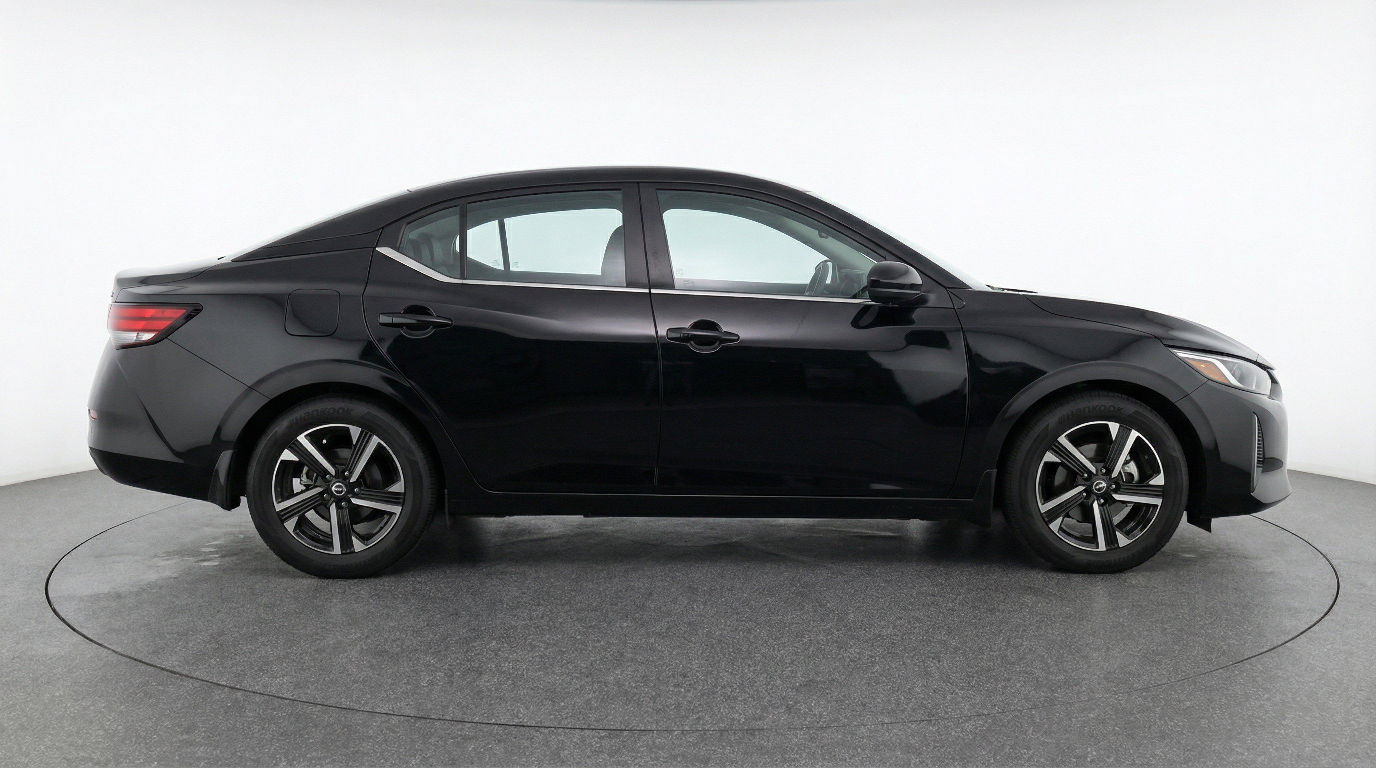 Used 2025 Nissan Sentra SV image 11