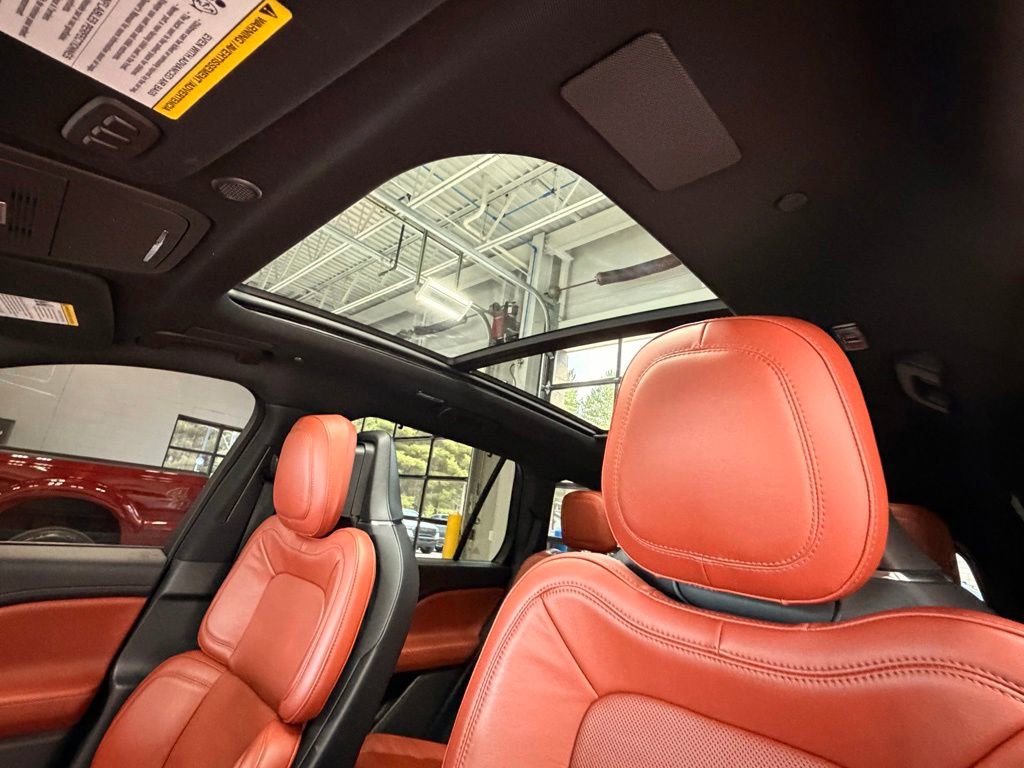 Used 2025 Lincoln Aviator Reserve w/ Luxury Package AWD/4WD image 27