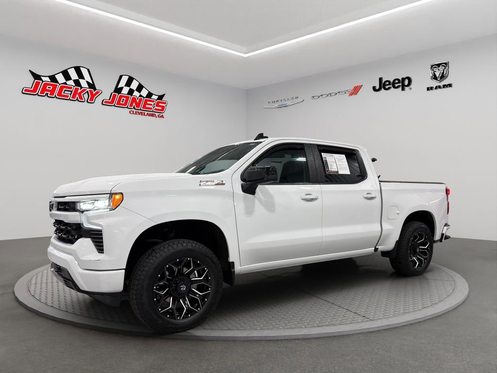 Used 2025 Chevrolet Silverado 1500 RST image 2