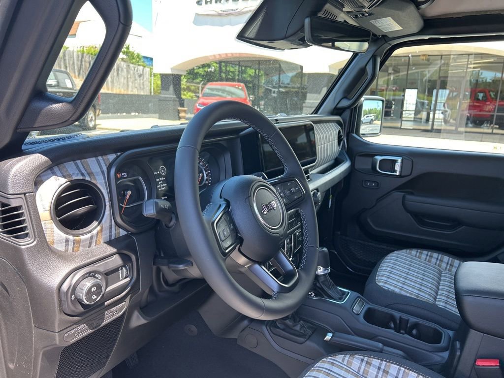 New 2026 Jeep Gladiator Sport AWD/4WD image 17