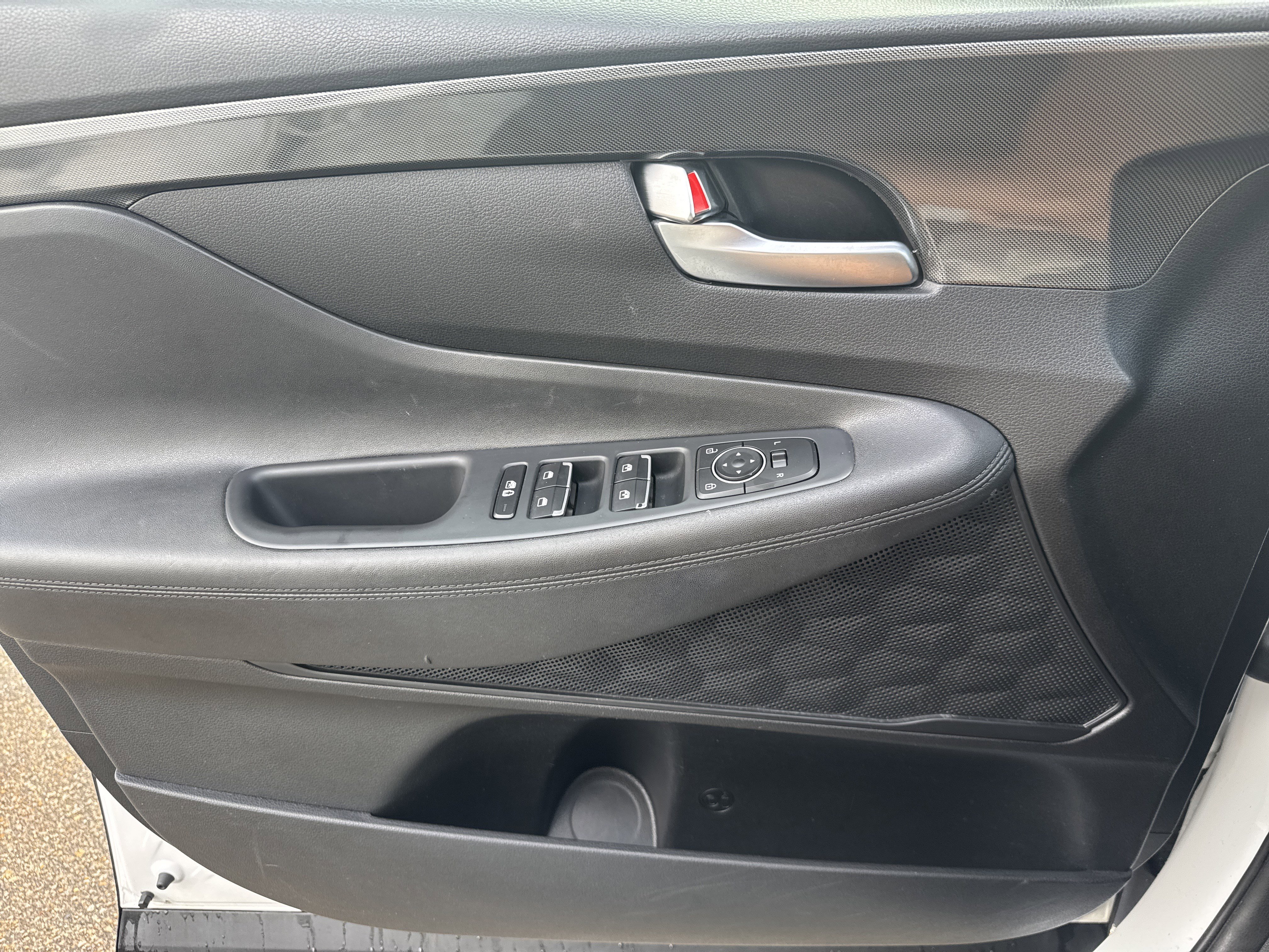 Used 2023 Hyundai Santa Fe SEL image 9