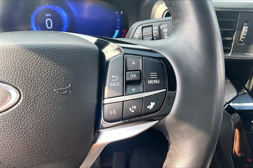Certified 2023 Ford Explorer Platinum w/ Technology Package AWD/4WD image 18