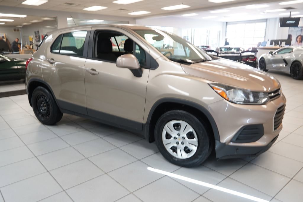 Used 2018 Chevrolet Trax LS w/ LPO, Protection Package FWD image 13