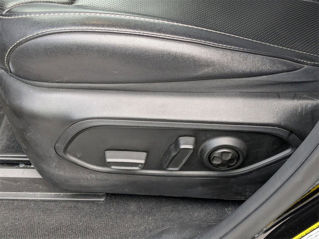 Used 2024 Jeep Grand Cherokee L Limited w/ Luxury Tech Group II image 16