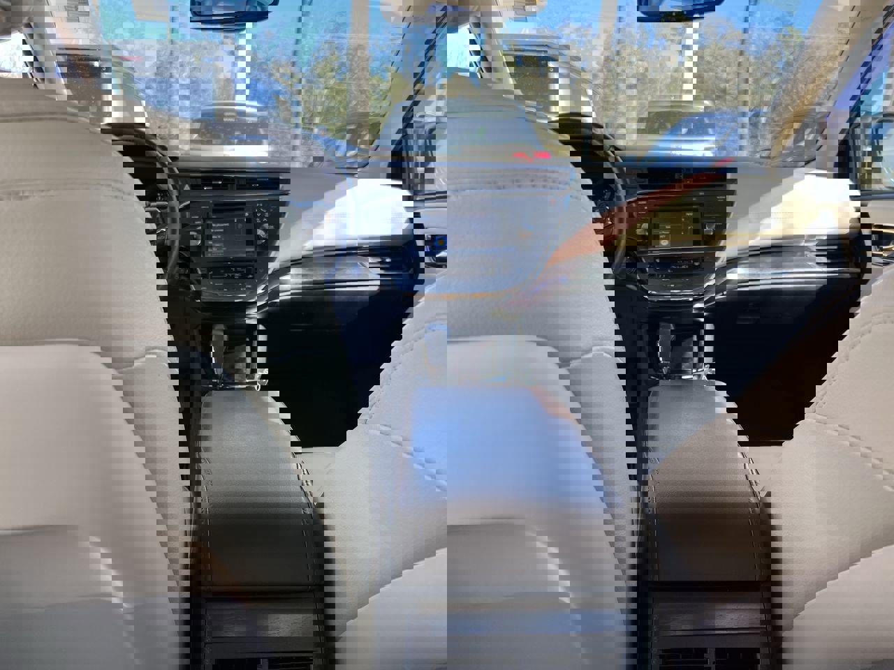 Used 2018 Toyota Avalon XLE Plus image 31