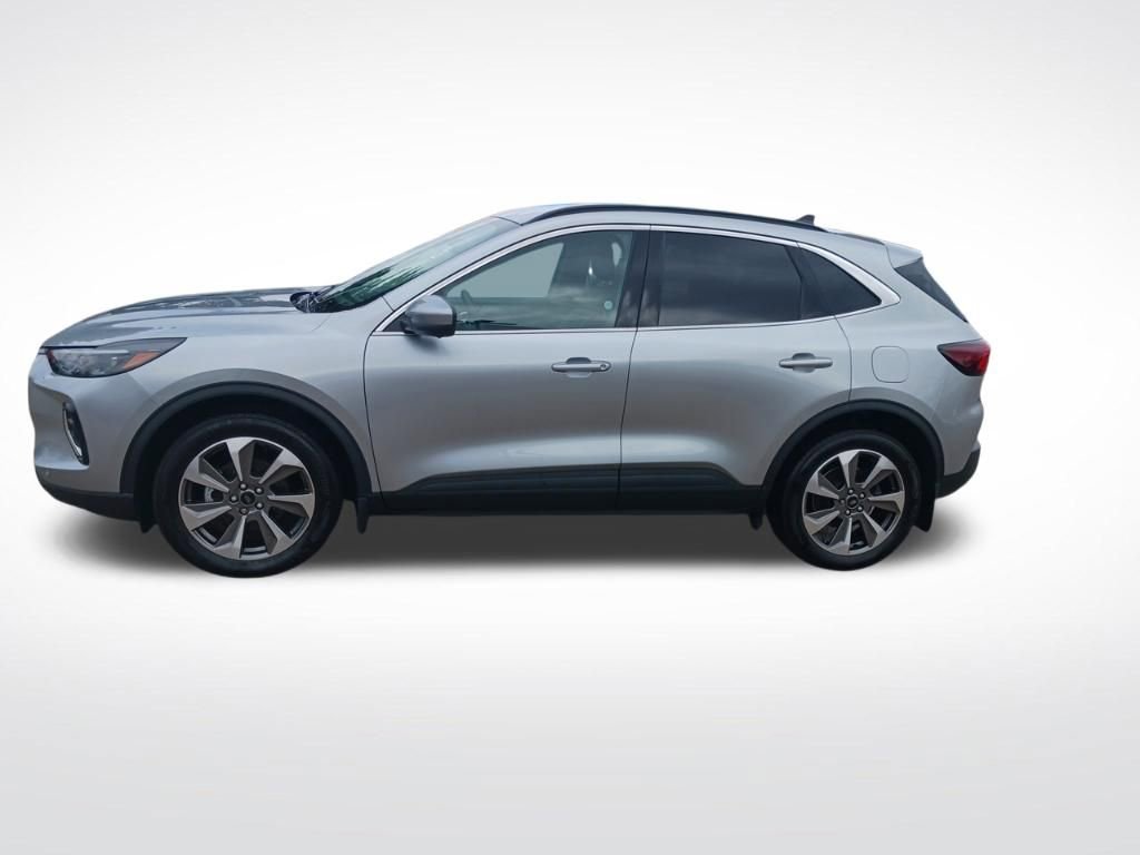 Used 2023 Ford Escape Platinum w/ Class II Trailer Tow Package image 3