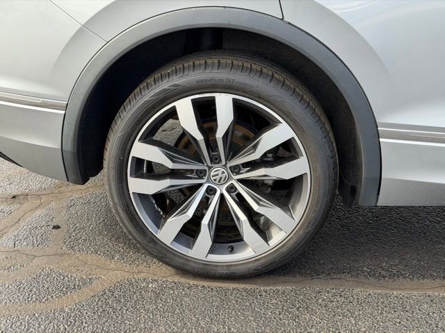 Used 2020 Volkswagen Tiguan SEL Premium R-Line image 10
