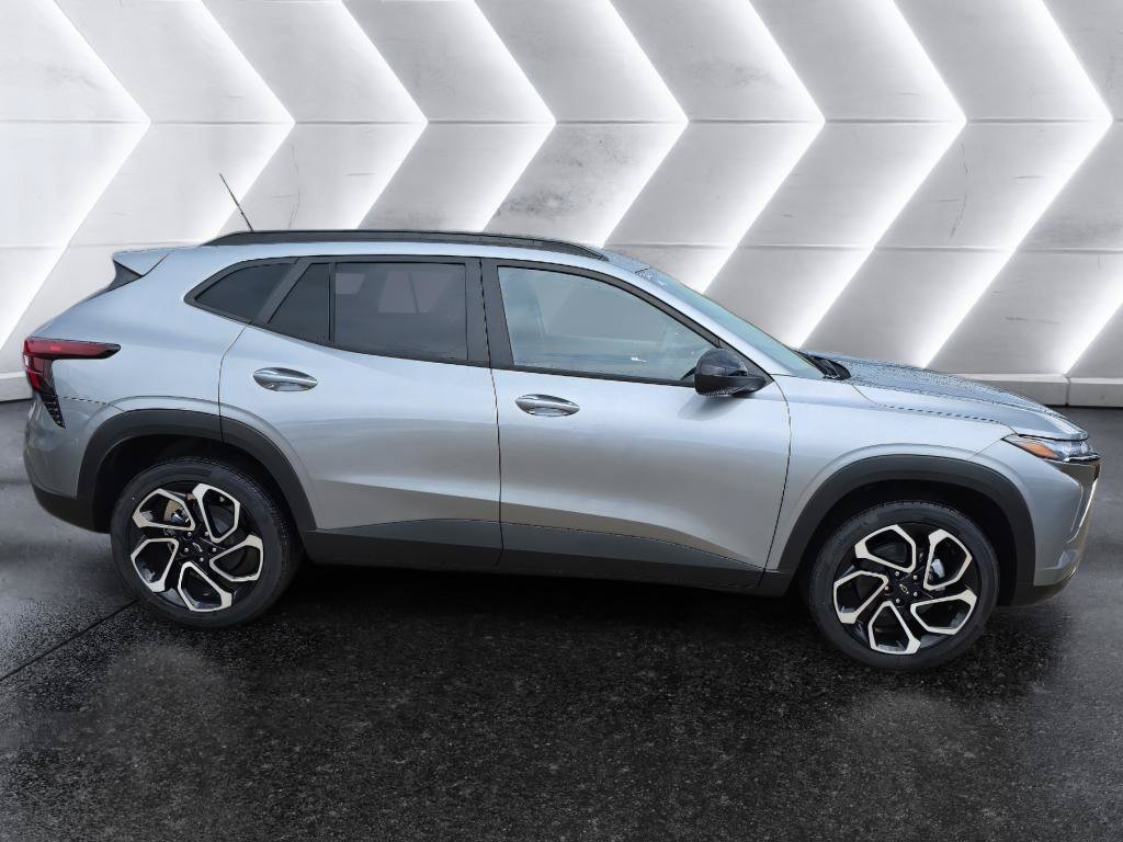 New 2026 Chevrolet Trax RS w/ Driver Confidence Package FWD image 4