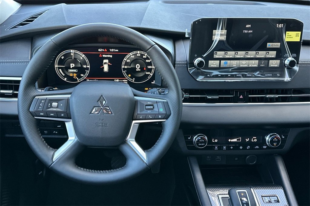 New 2025 Mitsubishi Outlander SE image 15