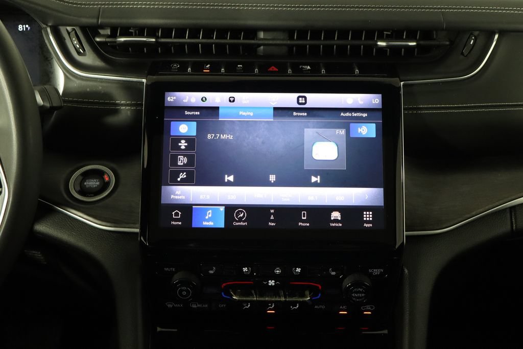Used 2023 Jeep Grand Cherokee L Overland w/ Rear Seat Video Group I AWD/4WD image 33