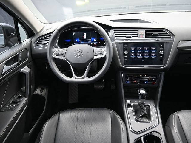 Used 2022 Volkswagen Tiguan SE image 25
