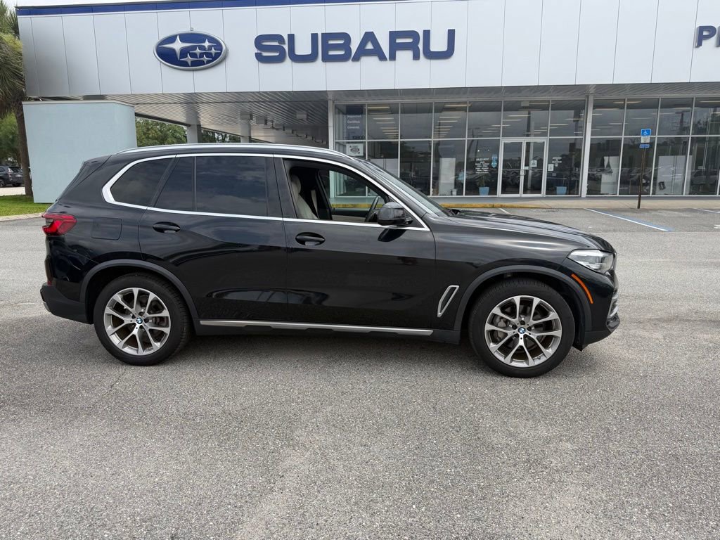 Used 2019 BMW X5 xDrive40i w/ Premium Package 2 AWD/4WD image 2