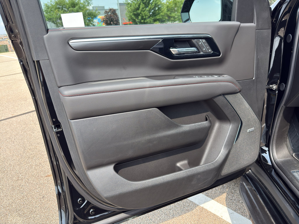 New 2026 Chevrolet Suburban RST w/ Comfort Package AWD/4WD image 11