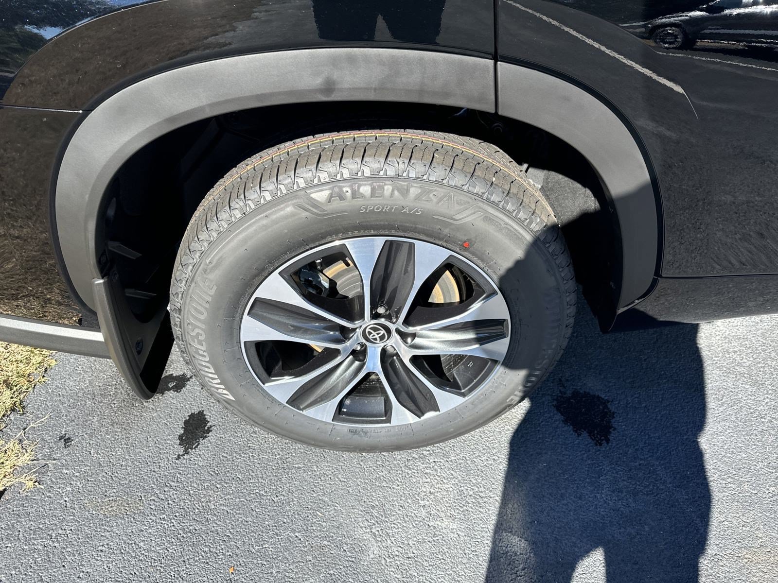 New 2025 Toyota Highlander XLE AWD/4WD image 11