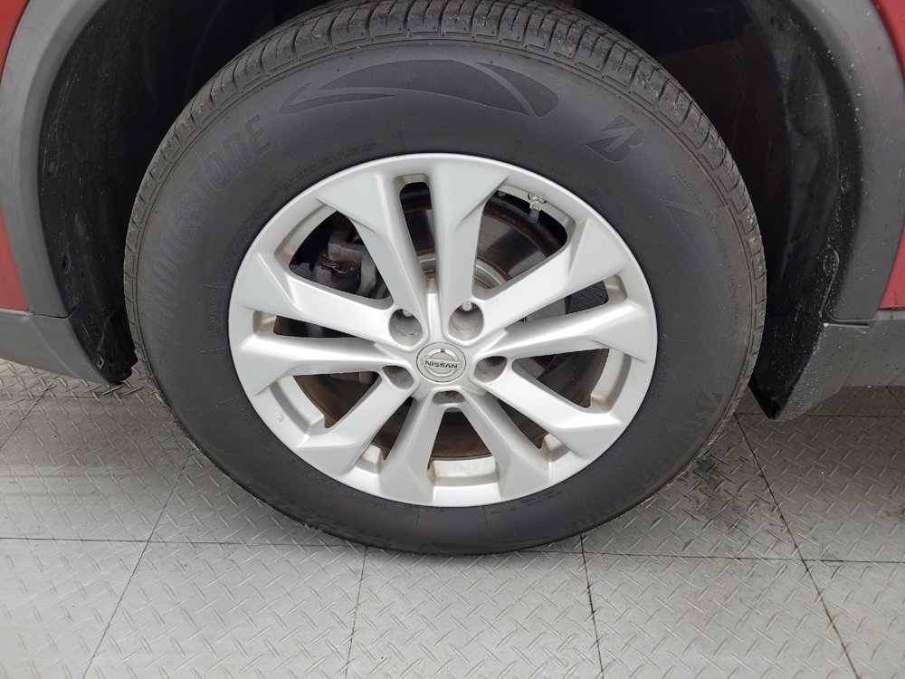 Used 2016 Nissan Rogue SV w/ SV Premium Package image 31