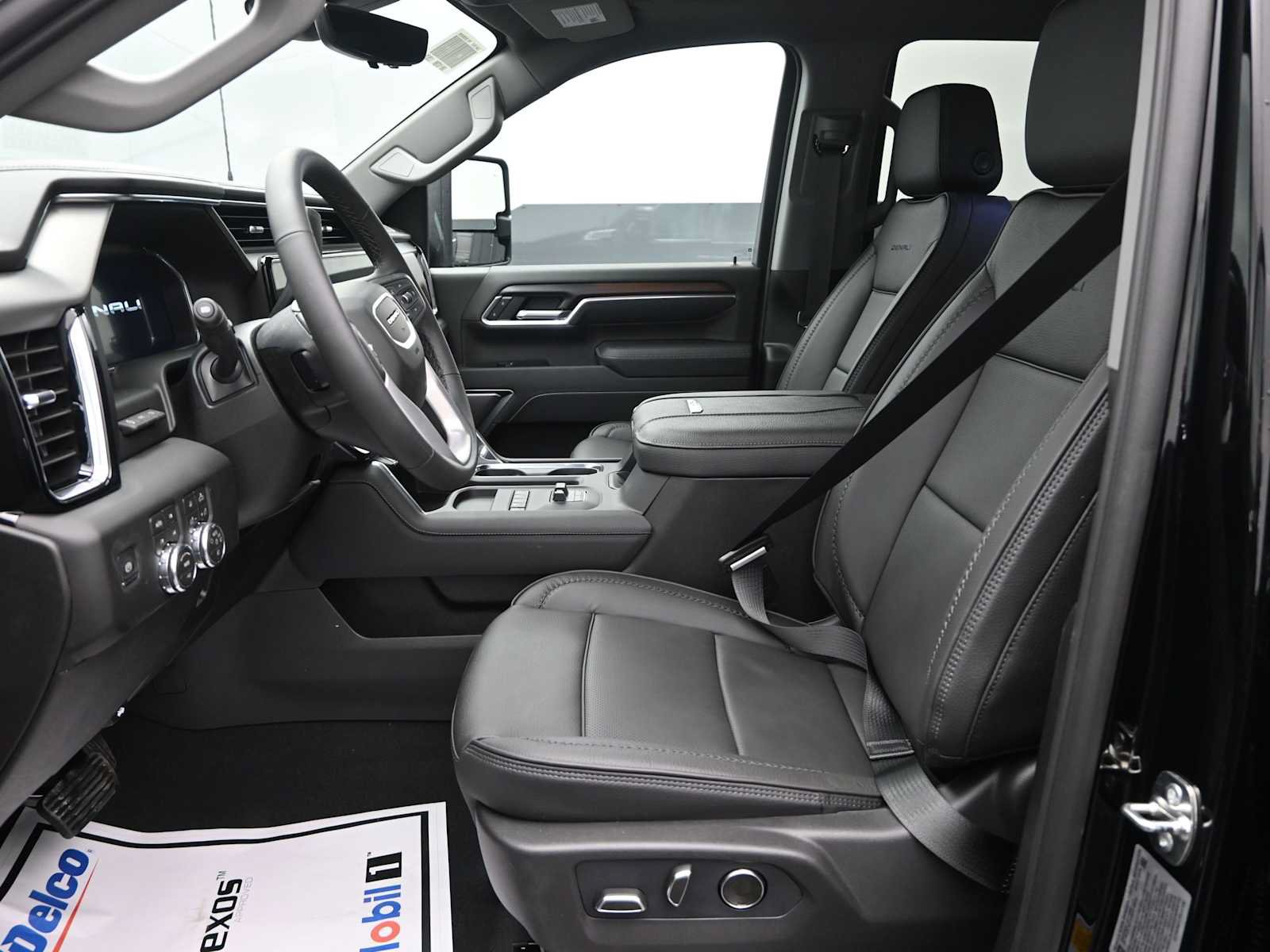 Used 2026 GMC Sierra 2500 Denali w/ Denali Reserve Package AWD/4WD image 13