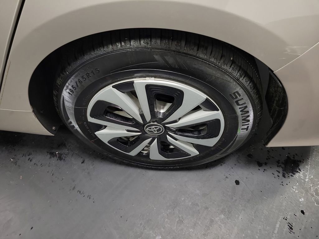 Used 2018 Toyota Prius Prime Plus image 10