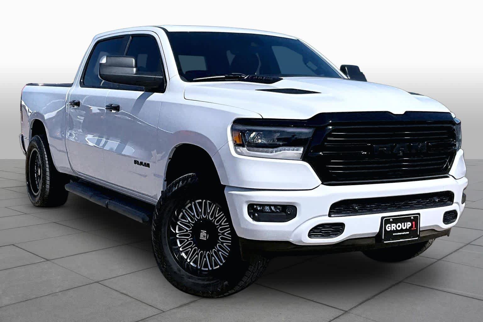 Used 2023 RAM 1500 Laramie AWD/4WD image 3
