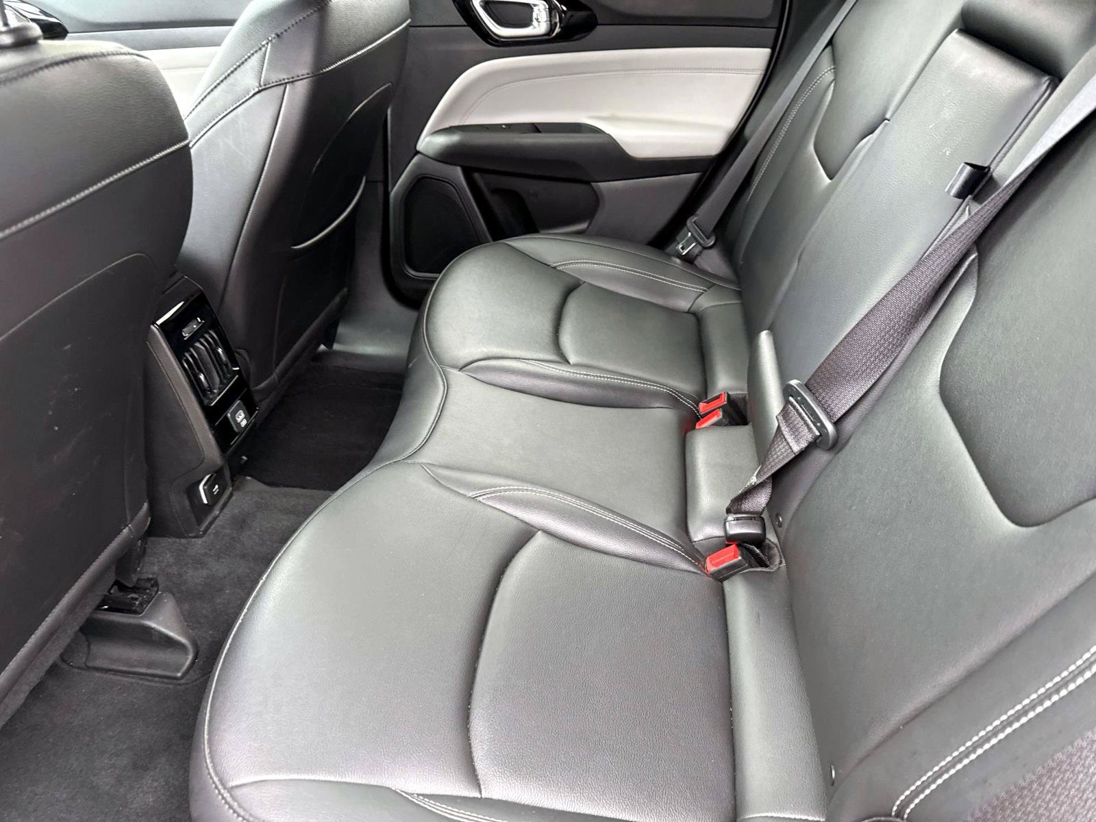Used 2025 Jeep Compass Limited AWD/4WD image 6