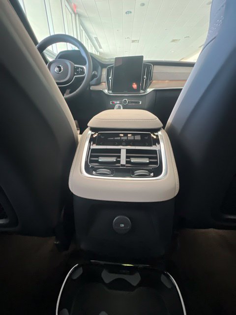 New 2026 Volvo XC90 T8 Plus w/ Protection Package AWD/4WD image 23