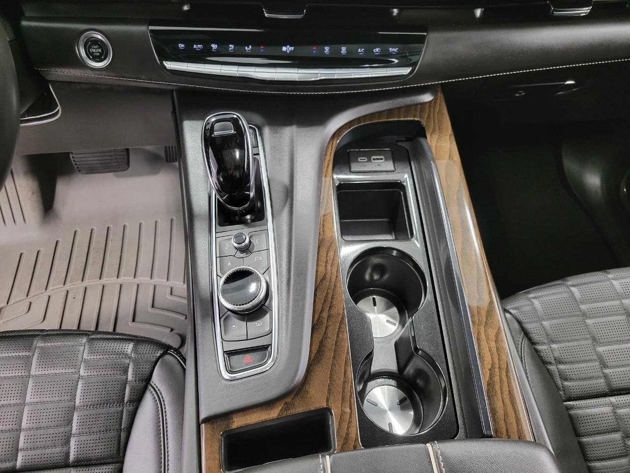 Certified 2024 Cadillac Escalade Sport Platinum w/ Heavy-Duty Trailer Package image 17