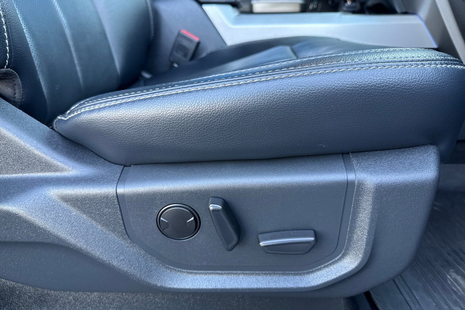 Used 2022 Ford F250 Lariat w/ Lariat Value Package image 23