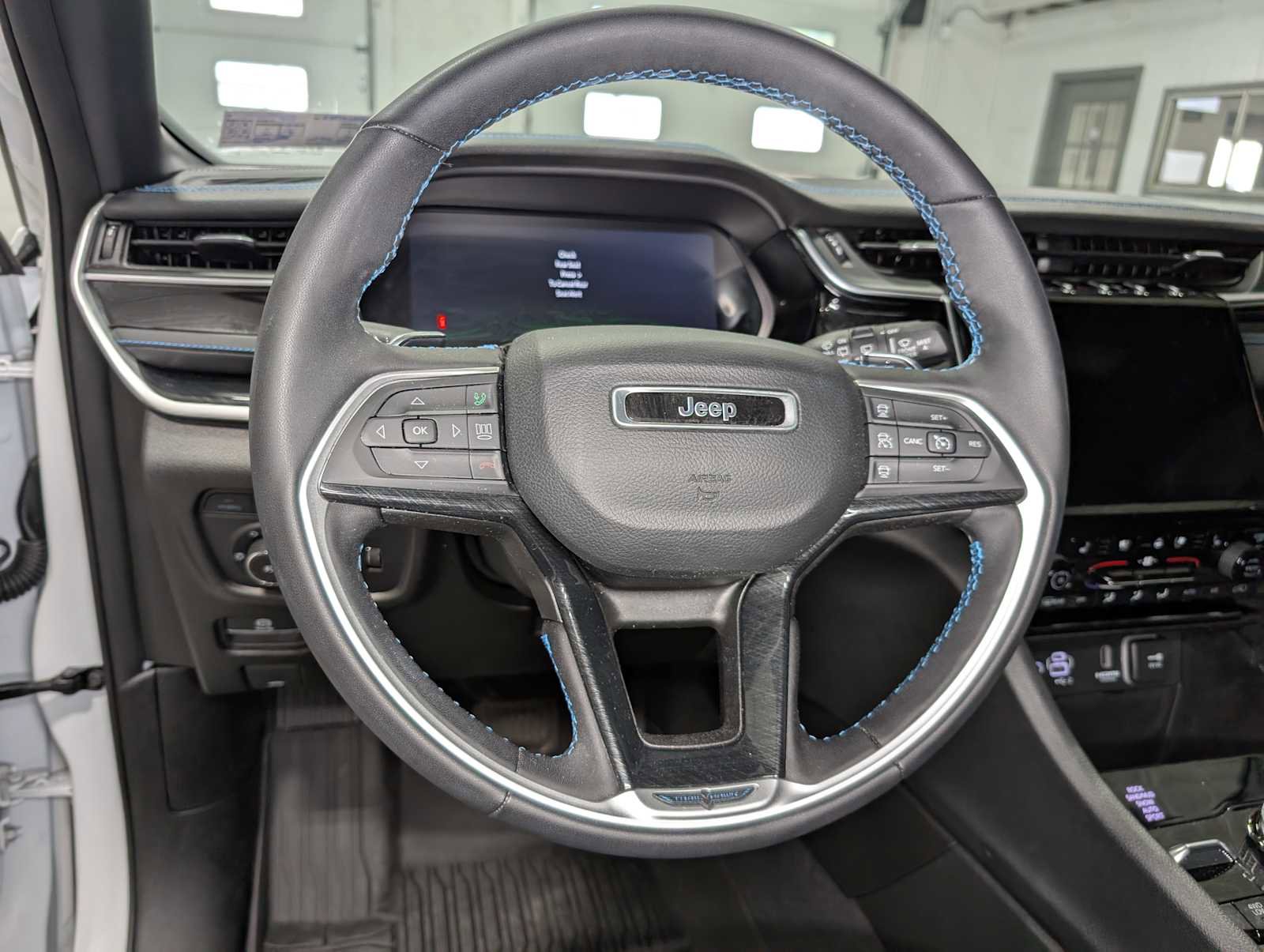 Used 2024 Jeep Grand Cherokee Trailhawk image 41