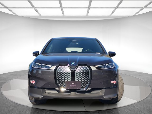 Used 2024 BMW iX xDrive50 w/ Convenience Package AWD/4WD image 2