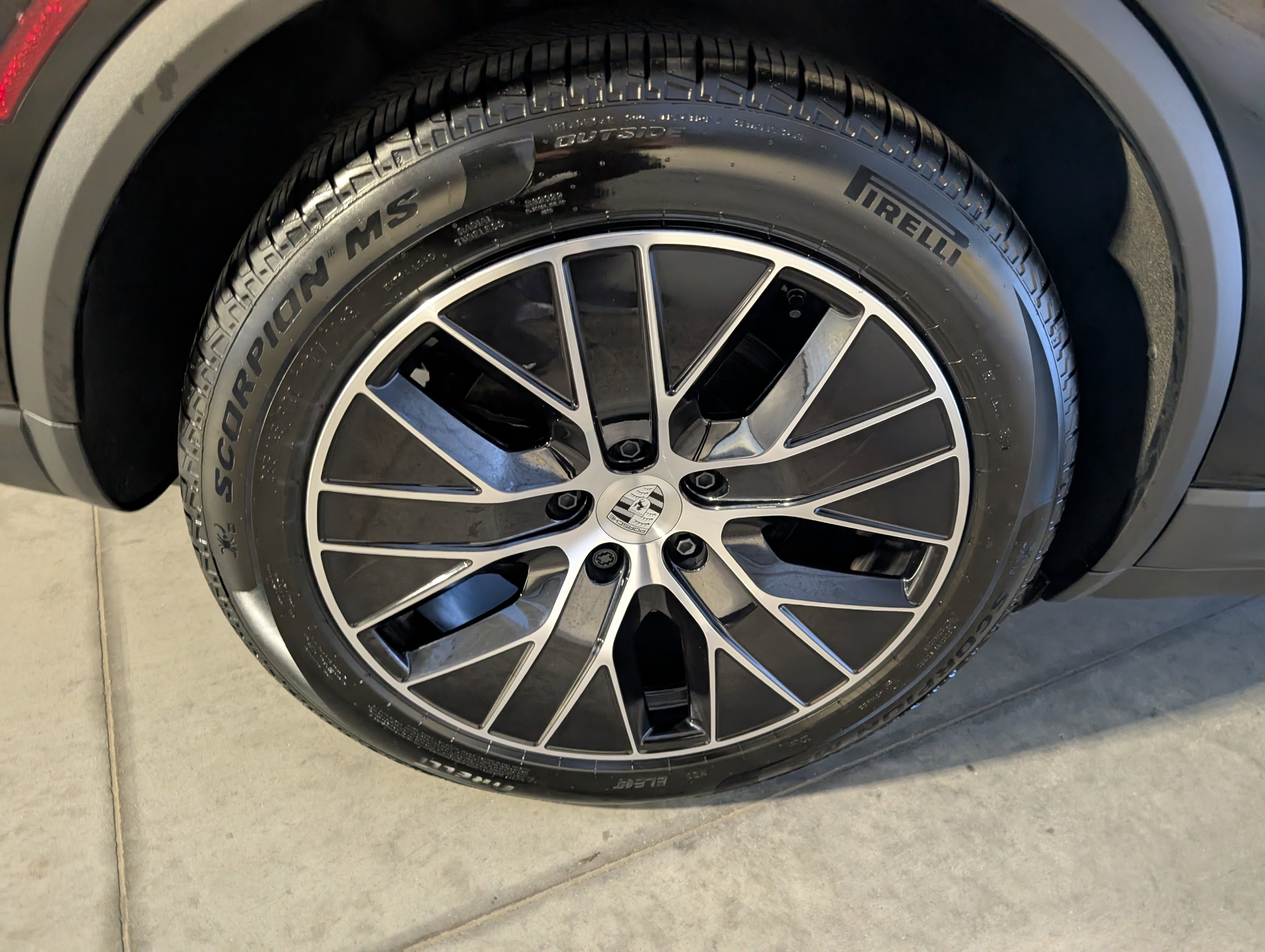 Used 2025 Porsche Macan Electric image 18