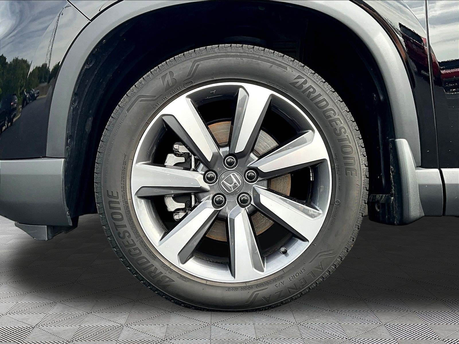 Used 2025 Honda Pilot Elite image 35