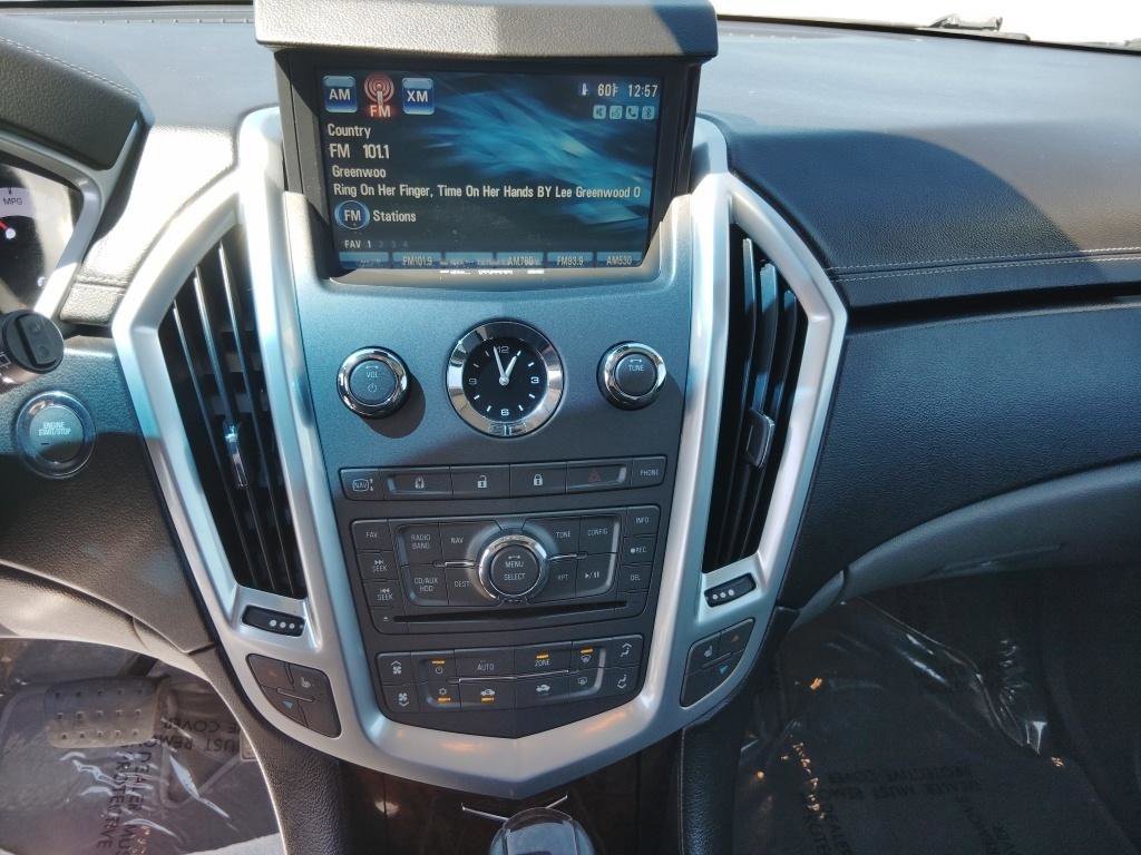 Used 2010 Cadillac SRX Luxury image 19