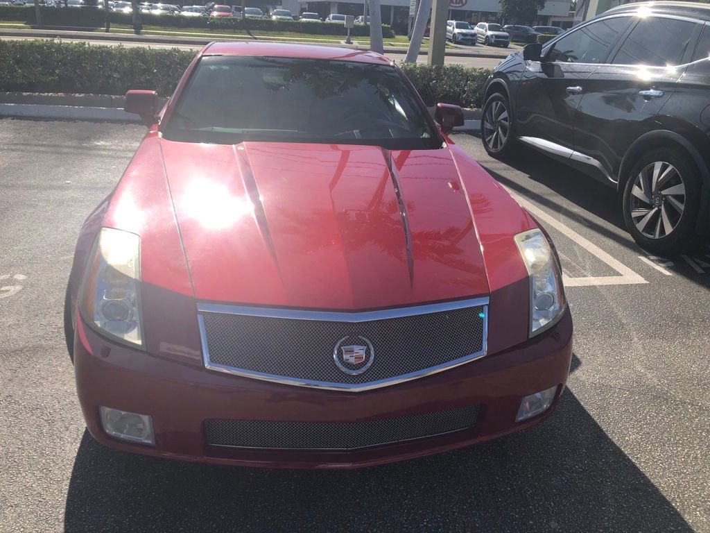 Used 2008 Cadillac XLR V RWD image 3