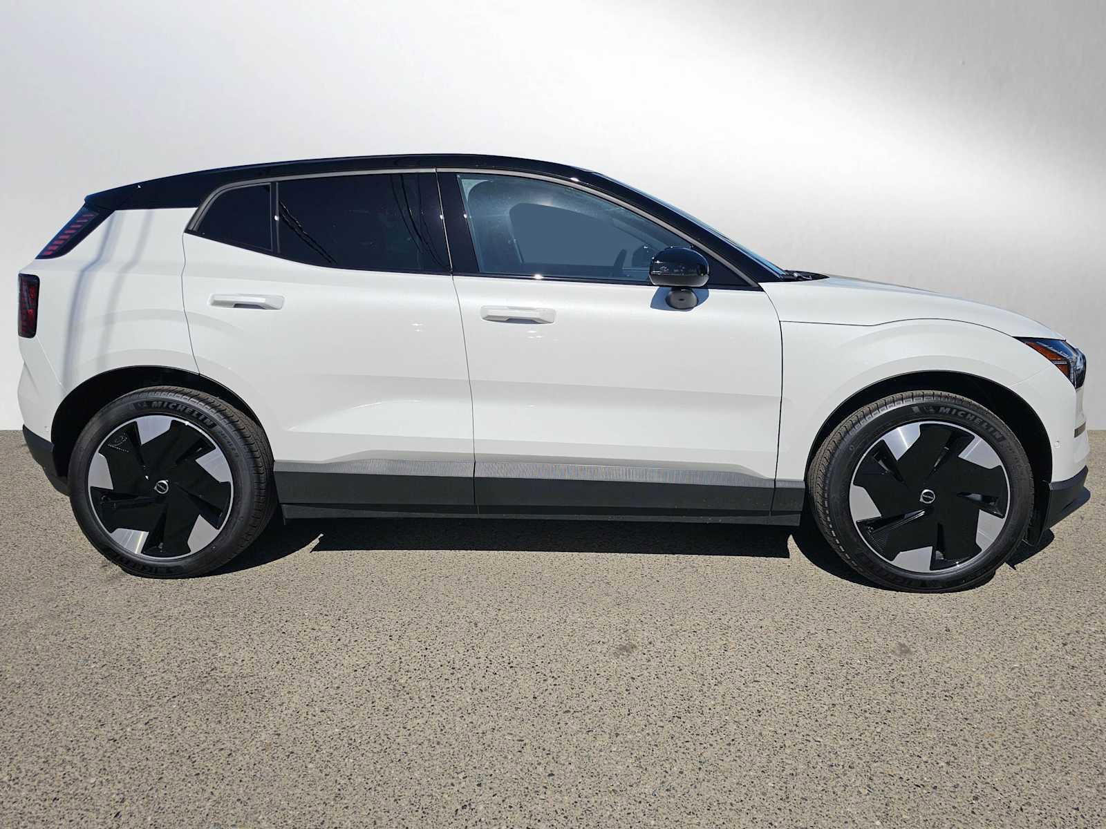 New 2026 Volvo EX30 Ultra w/ Climate Package image 2