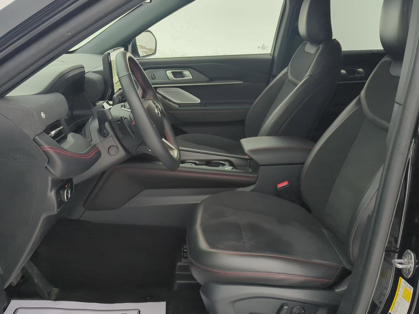 Used 2025 Ford Explorer ST image 12