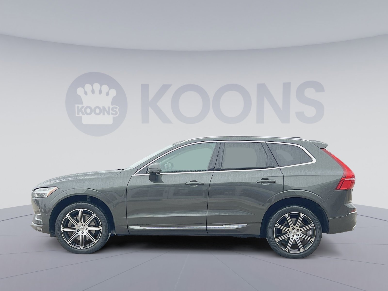 Used 2018 Volvo XC60 T6 Inscription w/ Luxury Seat Package image 2