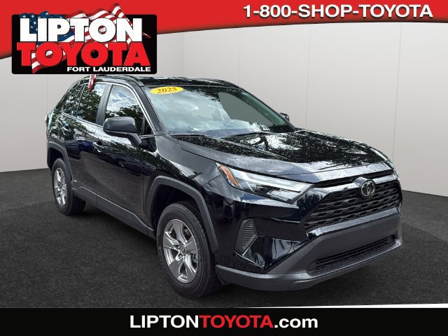 Used 2025 Toyota RAV4 LE AWD/4WD image 1