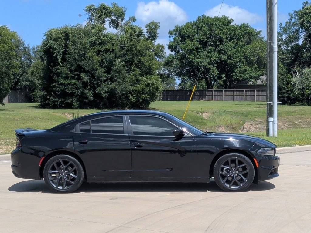 Used 2021 Dodge Charger SXT w/ Blacktop Package RWD image 9