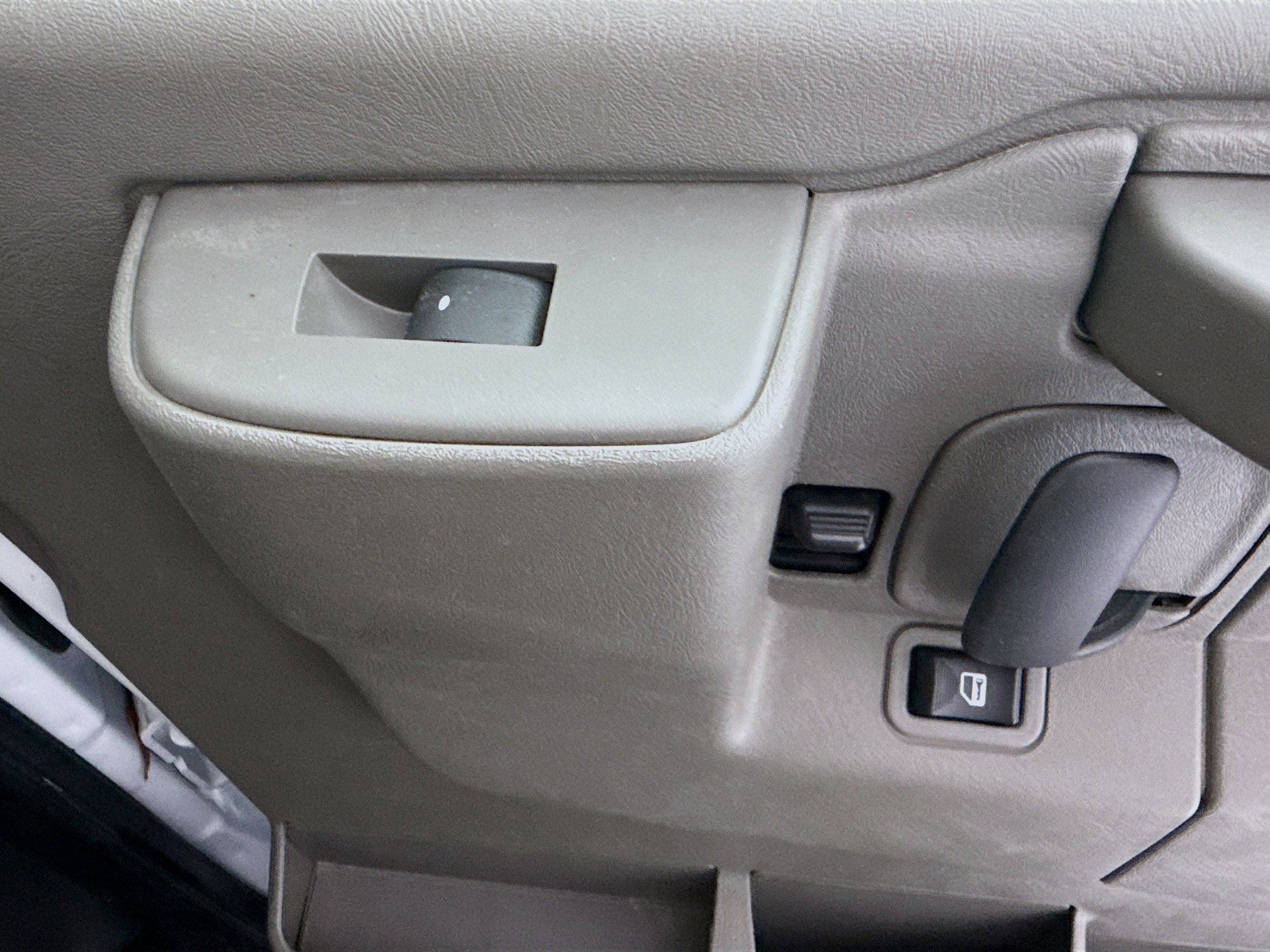 Used 2022 Chevrolet Express 2500 image 24