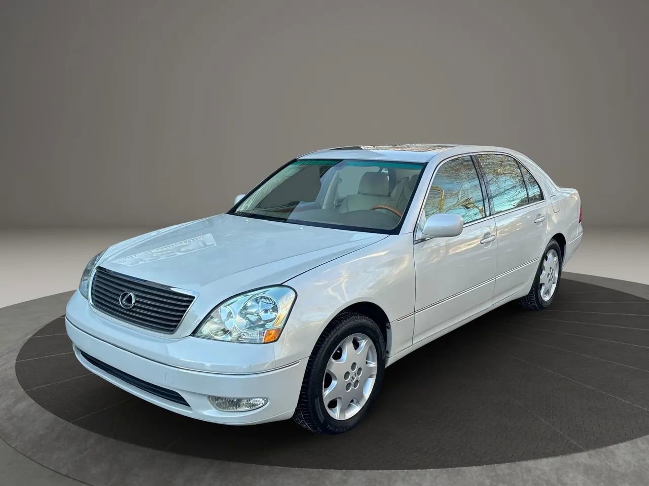 Used 2003 Lexus LS 430 RWD image 9