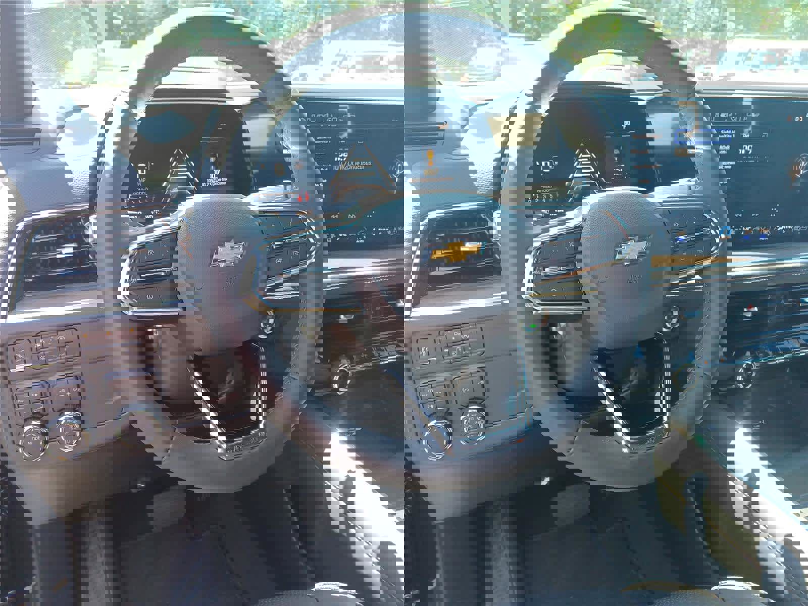 Used 2025 Chevrolet Tahoe High Country image 9