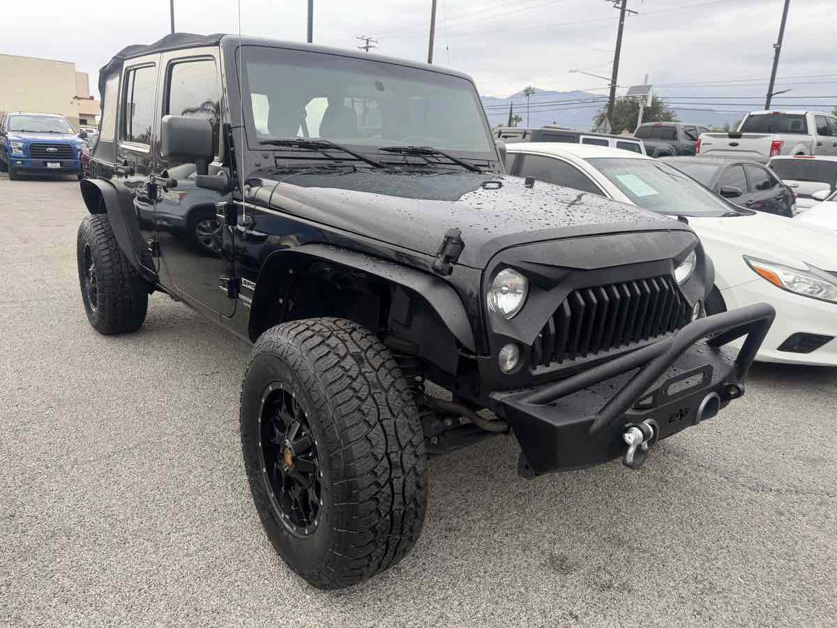 Used 2016 Jeep Wrangler Unlimited Sport w/ Connectivity Group AWD/4WD image 7
