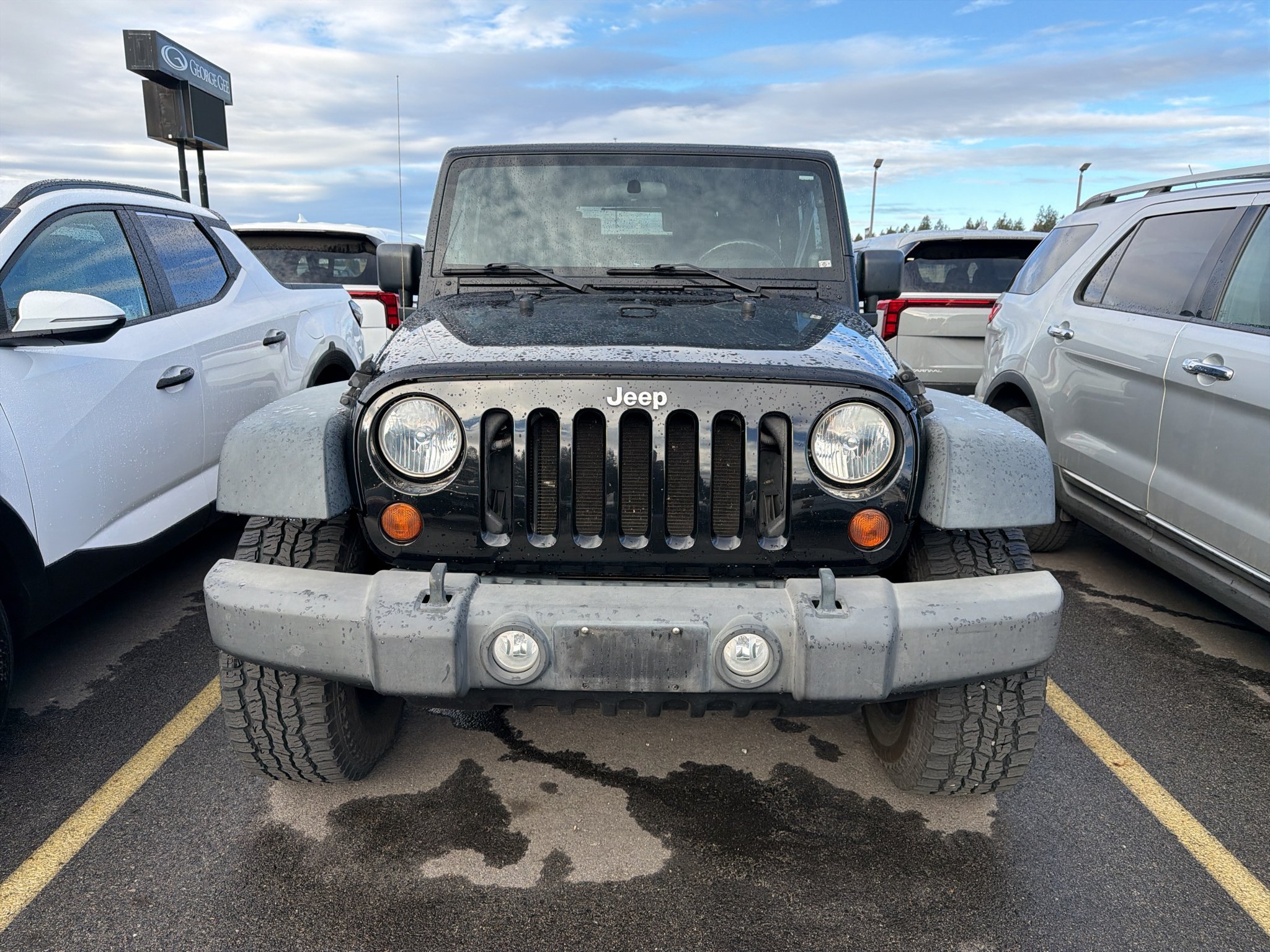 Used 2010 Jeep Wrangler Rubicon w/ Dual Top Group AWD/4WD image 2